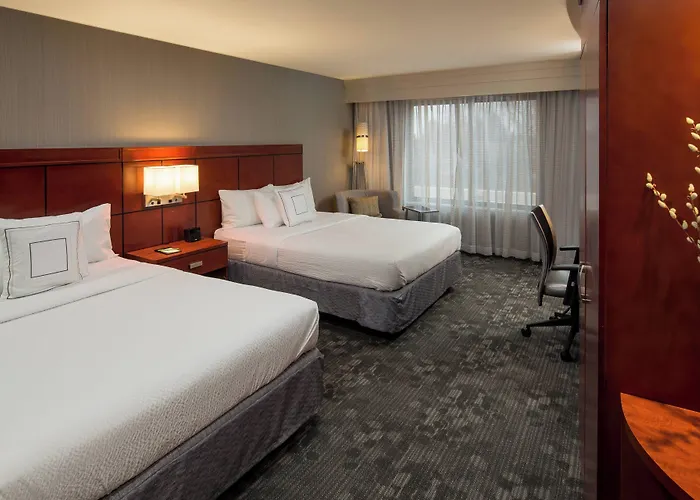 Courtyard By Marriott Lafayette